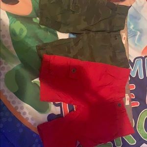 2 pairs of Levi’s cargo shorts